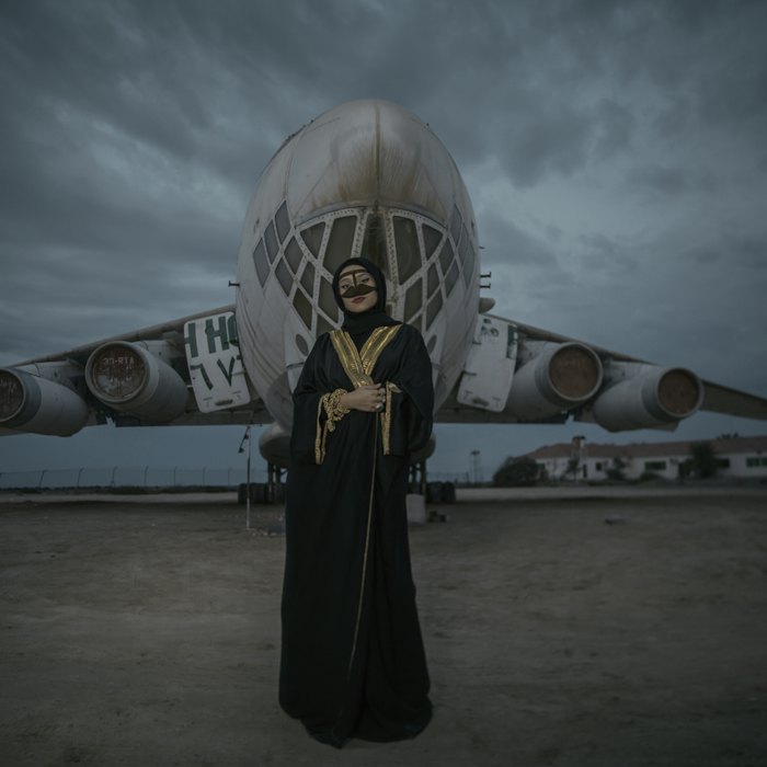 عباية مناسبات مطرّزة